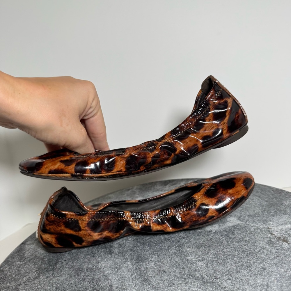 Tory Burch Eddie Leopard Print Patent Leather Ballet Flats 6.5 - Picture 7 of 12